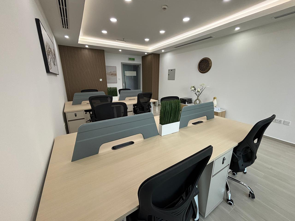 Fully furnished office space with glass partitions in Tamani Art Tower, Business Bay