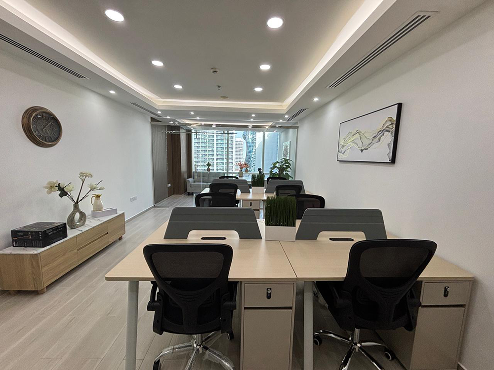 Fully furnished office space with glass partitions in Tamani Art Tower, Business Bay