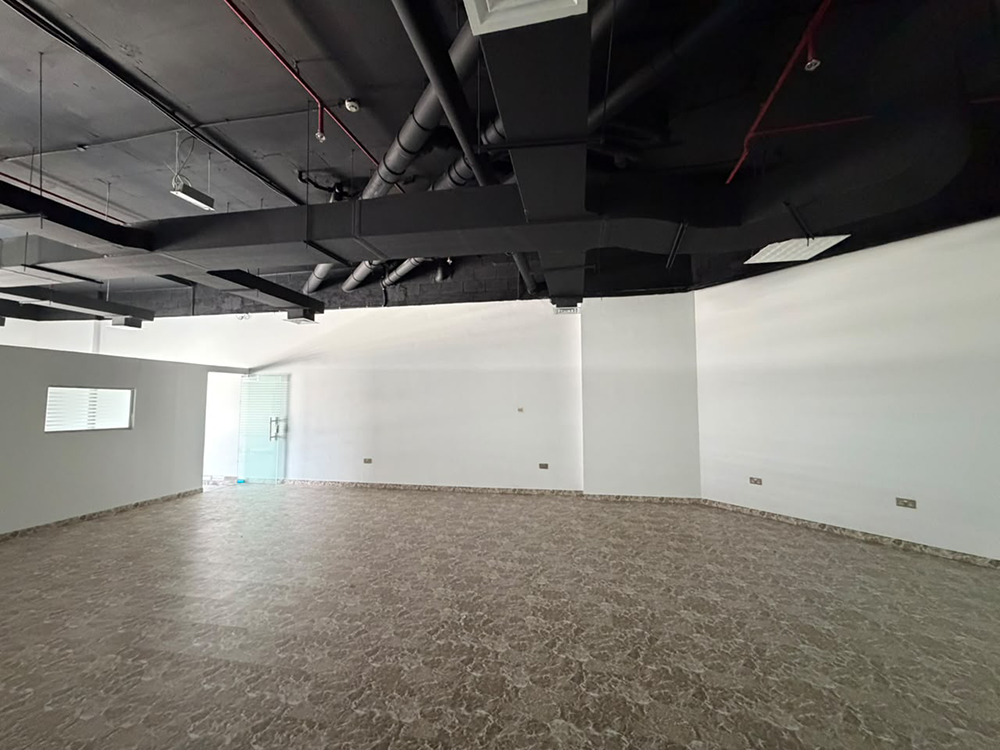 Spacious retail shop for rent in IT Plaza, Dubai Silicon Oasis