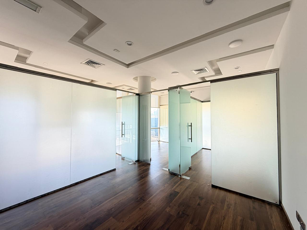 High-floor office space for rent in Park Lane Tower, Business Bay