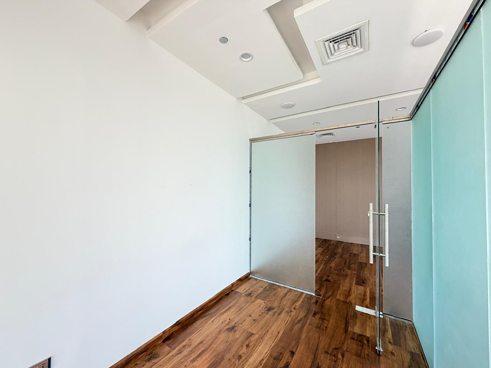 High-floor office space for rent in Park Lane Tower, Business Bay