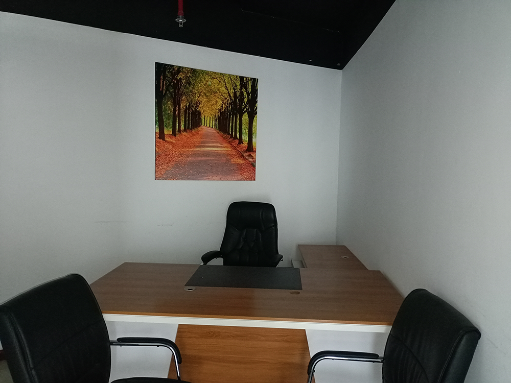 Fully fitted office space with amazing city views for rent in Business Tower