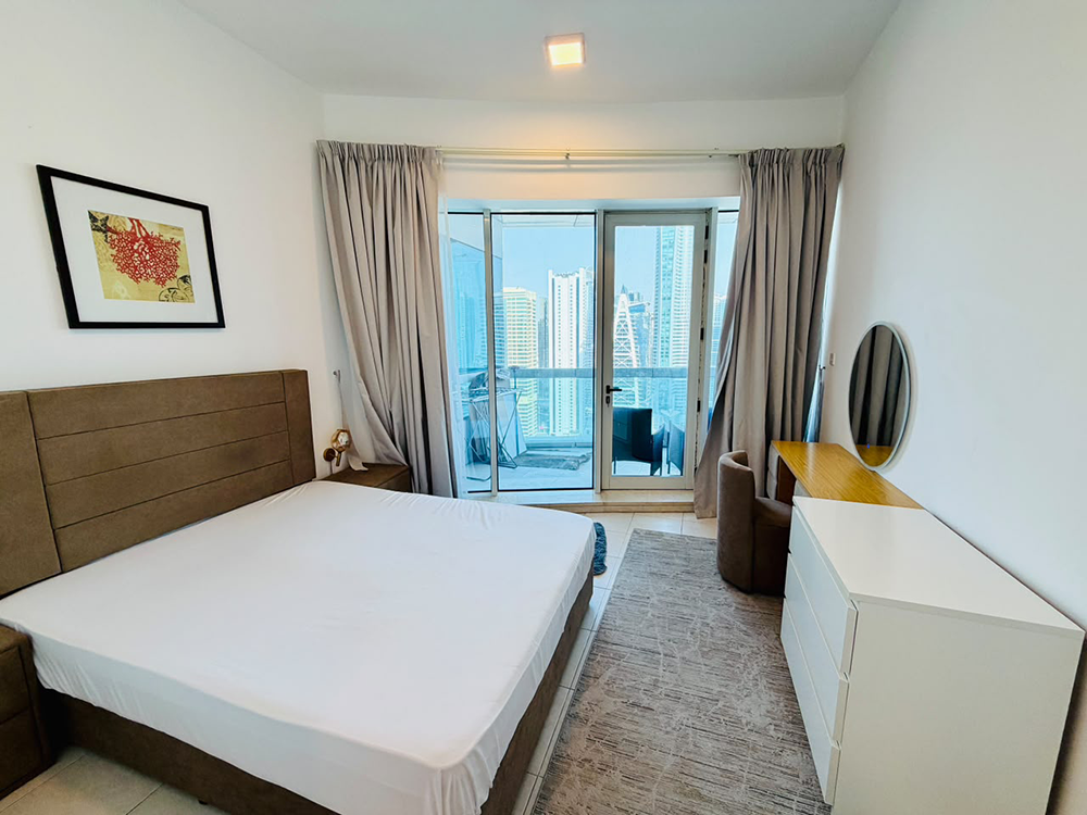 Fully furnished high-floor apartment for rent in Horizon Tower, Dubai Marina