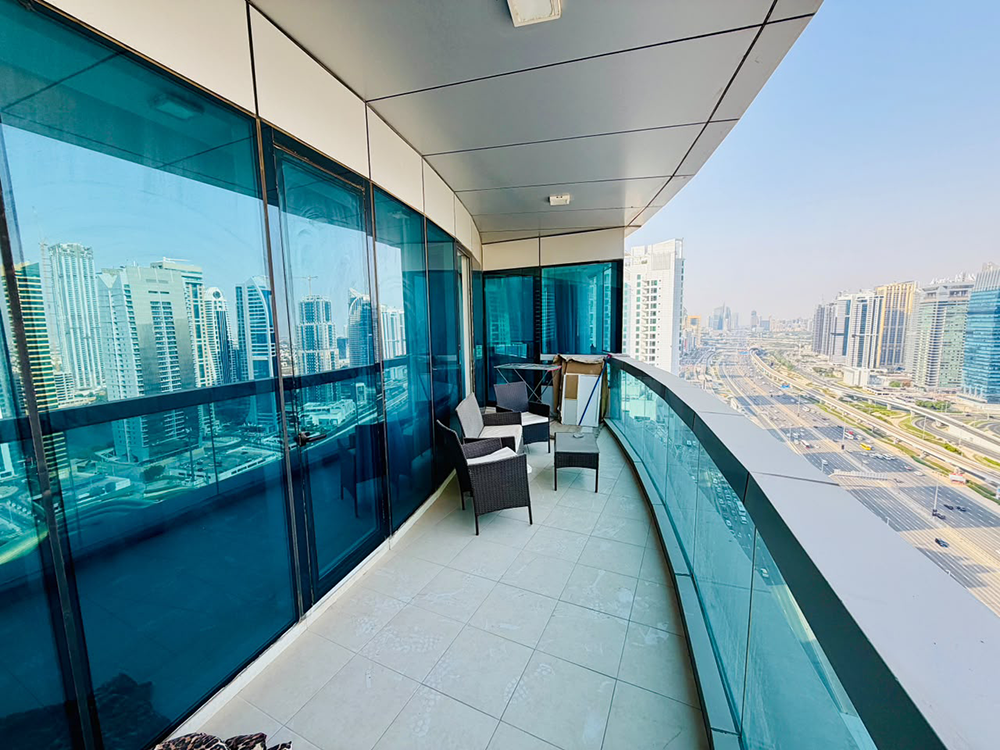 Fully furnished high-floor apartment for rent in Horizon Tower, Dubai Marina