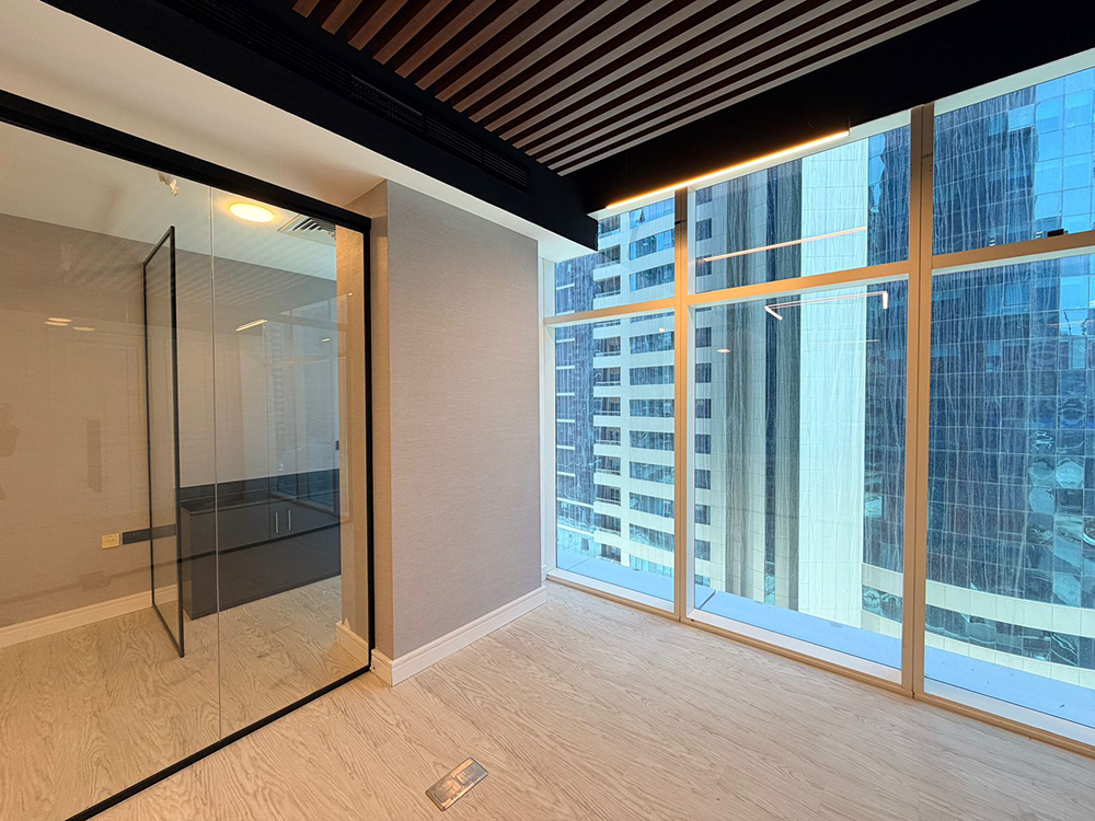 Modern office space for rent in Park Lane Tower, Business Bay