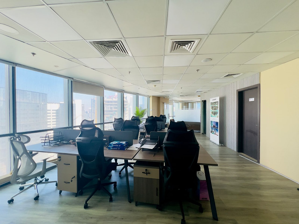 Office space for rent in The Regal Tower, Business Bay