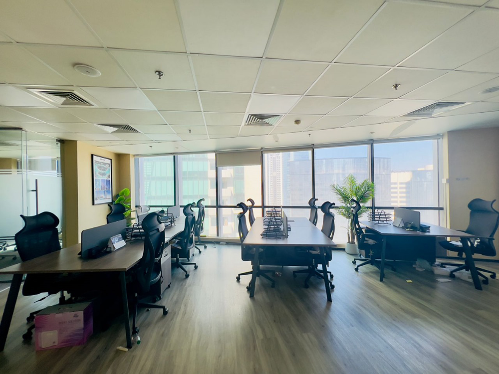 Office space for rent in The Regal Tower, Business Bay