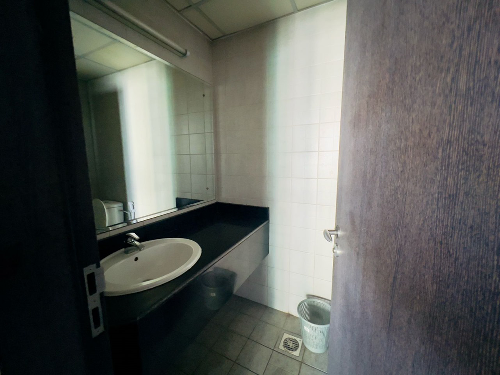 Office space for rent in The Regal Tower, Business Bay