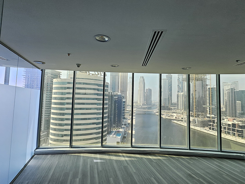 Fully fitted office space for rent in Business Tower, Business Bay