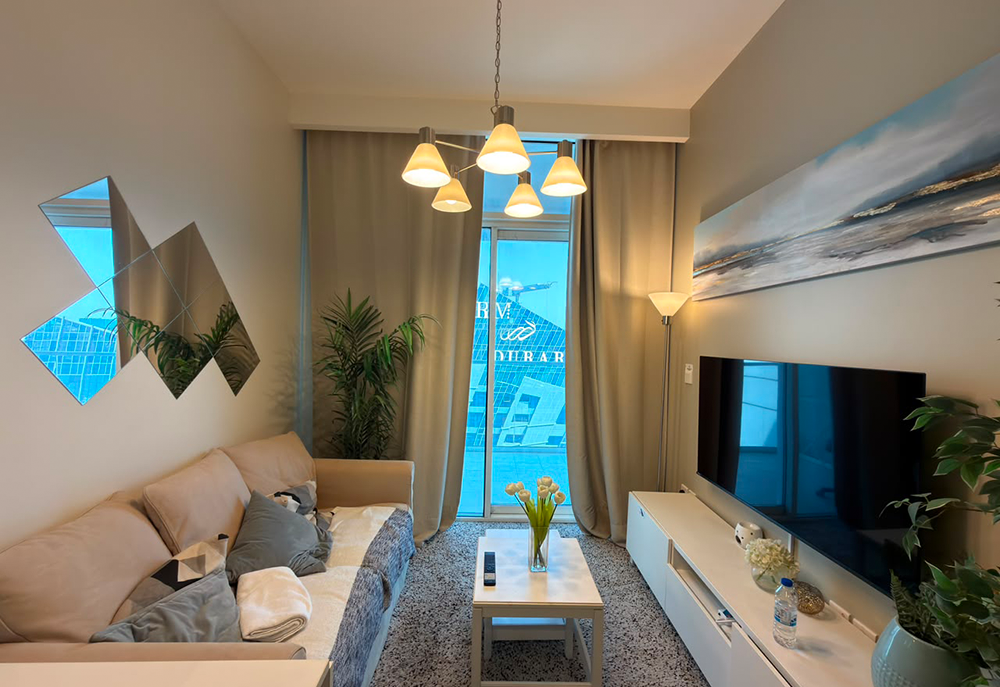 Modern kitchen in one-bedroom Dubai apartment