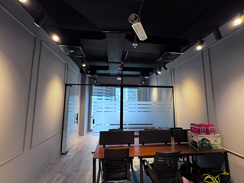 Fully furnished office space for rent in Tamani Art Tower, Business Bay