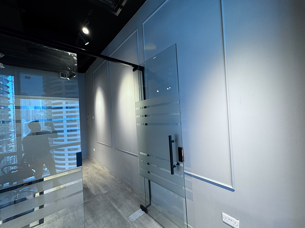 Fully furnished office space for rent in Tamani Art Tower, Business Bay