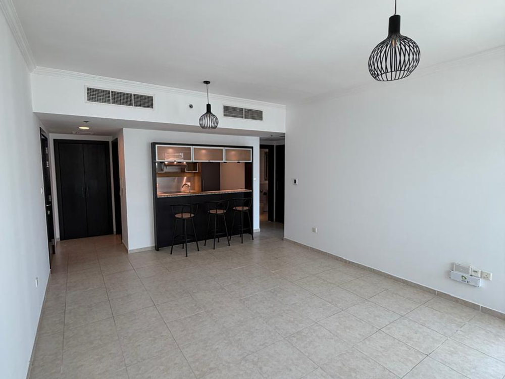 One-bedroom unfurnished apartment for rent in Al Majara 1, Al Majara Towers